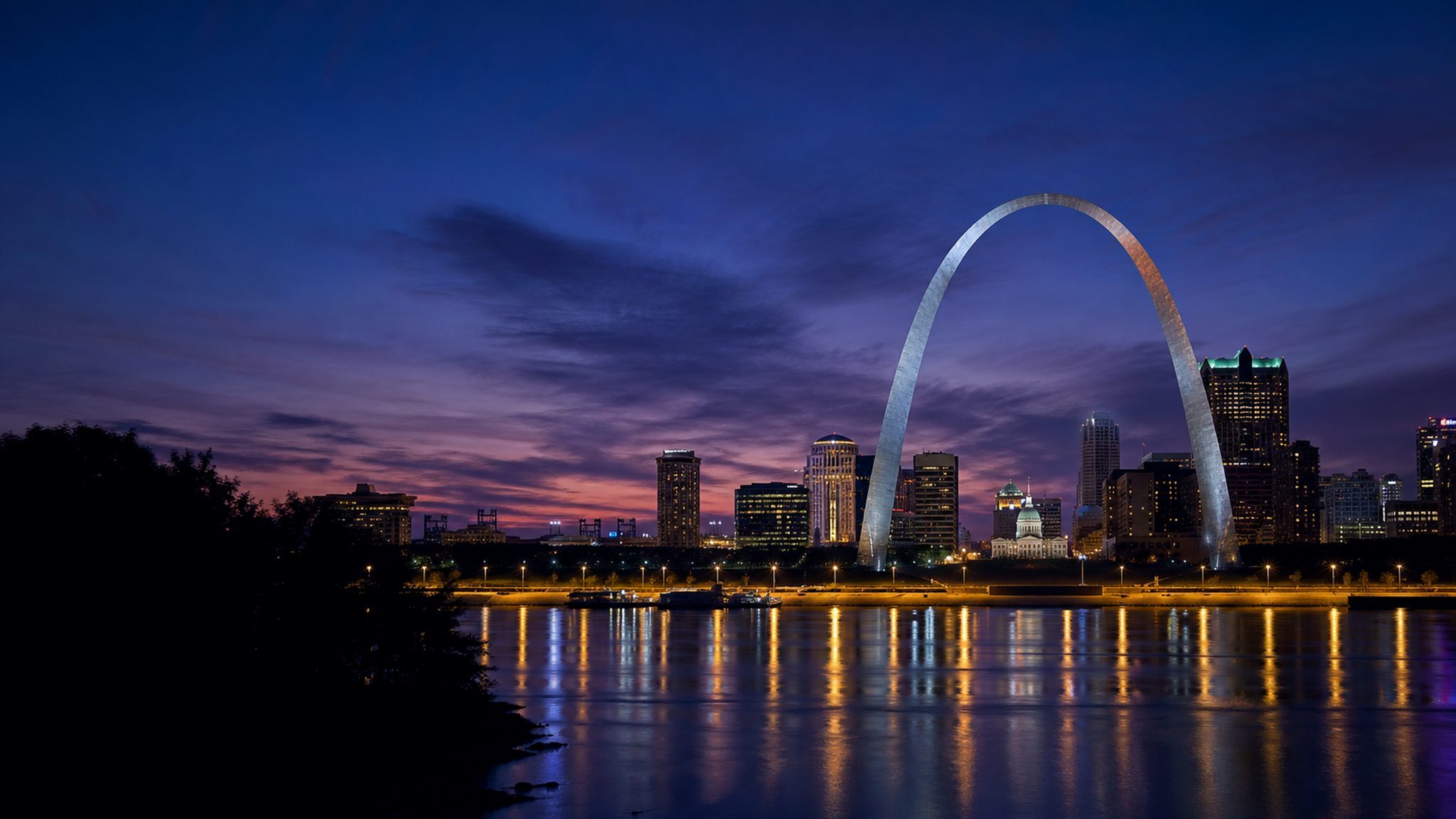 St. Louis Gateway Arch skyline at dusk for Squid X Media marketing agency services
